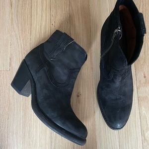 Frye Lillian Western Short Boot in Black